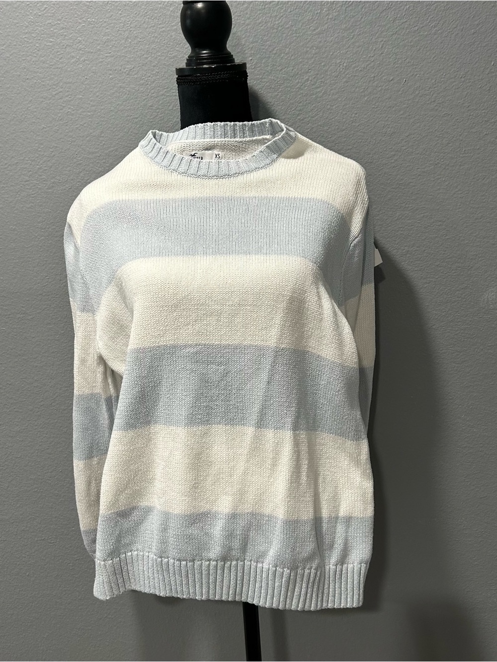 Hollister Soft Knit Striped Sweater XS – Cream & Light Blue Crewneck NWOT